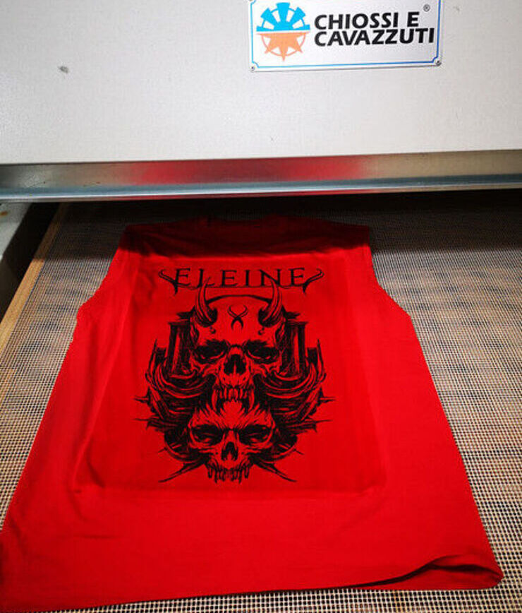 Merchandise till konserter: Turnétröjor till Eleine