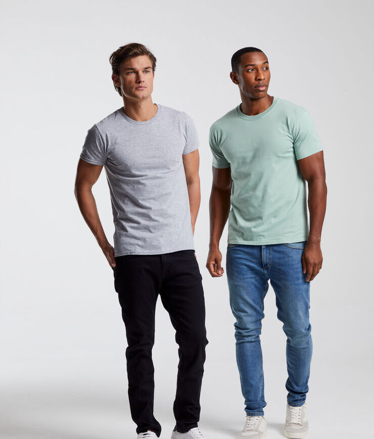 Egendesignade Kläder: Den Ikoniska T-Shirten från Fruit of the Loom